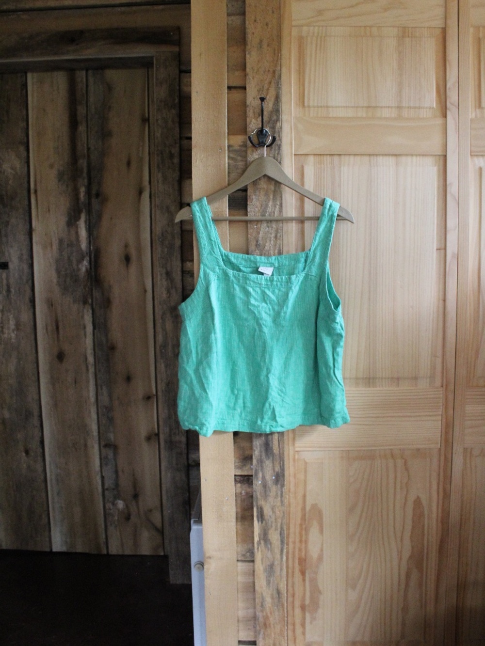 Universal Thread Green Square Tank Top